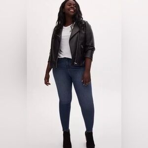 Torrid Plus Sky High Skinny Premium Stretch High Rise Jean 28R